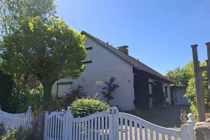 4-Zimmer-Einfamilienhaus mit Vollkeller & Garage - Jork Estebrügge