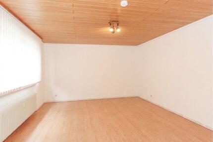 Charmante, barrierearme 1,5-Zi Wohnung mit EBK & Stellplatz - Engelsbrand