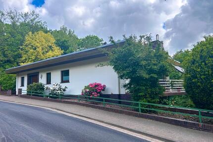 Haus mit Weitblick - 349.000,00&nbsp;EUR Kaufpreis, ca.&nbsp; 175,00&nbsp;m&sup2; in Rinteln (PLZ: 31737)