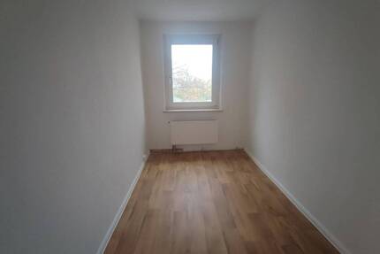 Erstbezug nach Komplettsanierung: Moderne 2-RW mit Balkon - Merseburg