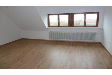 3-Zi DG 82,5 qm in 2 FMH an NR - 950,00&nbsp;EUR Kaltmiete, ca.&nbsp; 82,50&nbsp;m&sup2; in Leonberg (PLZ: 71229)