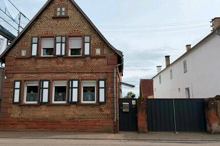 Haus mit Einliegerwohnung zu verkaufen - Steinweiler