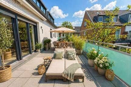 Haus zum Kaufen in Düsseldorf Mörsenbroich 1.640.000,00 € 264 m² - Düsseldorf / Mörsenbroich