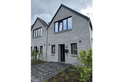 Haus zum Mieten in Eckernförde 1.302,53 € 75.67 m²