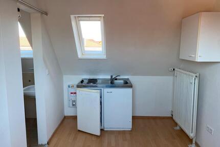 Helle 1-Zimmer-Dachgeschosswohnung in 74336 Brackenheim