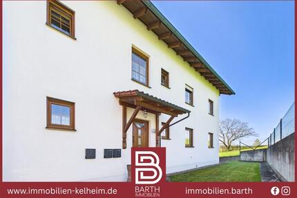 Großzügige 3-Zimmer-Wohnung mit Südbalkon und Kachelofen - Kelheim