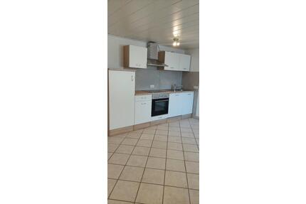 Neu renovierte Souterrainwohnung in 53359 Rheinbach-Merzbach