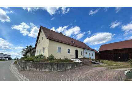 Haus zum Kaufen in Bodenwöhr 348.000,00 € 136.11 m²