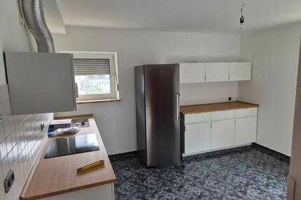 Frisch renovierte 3ZKB-Whg mit Balkon u.Garage in SLS-Steinrausch - Saarlouis