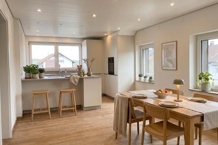 Exklusive 4-Zimmer-Dachgeschosswohnung in Top-Lage in Sennfeld