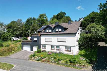 Haus zum Kaufen in Erndtebrück 298.000,00 € 245 m²
