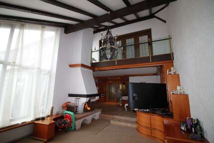 Haus zum Mieten in Neukeferloh 5.500,00 € 490 m²