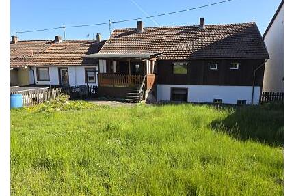 ATTRAKTIVE IMMOBILIE IN RUHIGER LAGE - Weiskirchen