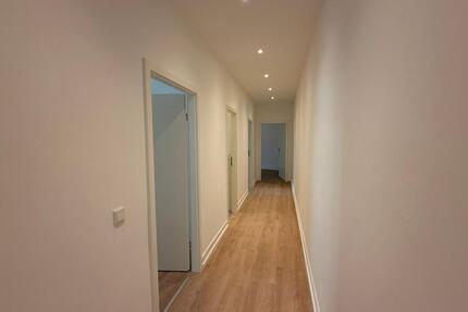 Kernsanierte 4-Zimmer-Wohnung mit moderner Ausstattung in Frankfurt-Bockenheim - Frankfurt am Main
