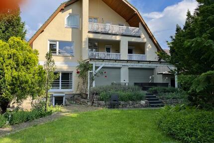 Exklusive 5-Zimmer Wohnung mit Terrase und EBK in Berlin