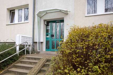 Wohnung zum Mieten in Neubrandenburg 254,00 € 40.91 m²