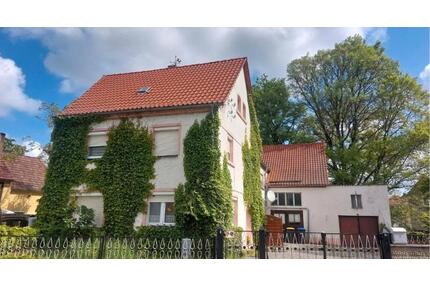 Zwei-Familien Haus mit Scheune und viel Platz zu verkaufen - Ebersbach