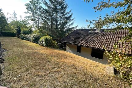 Wochenendgrundstück mit Haus - 42.000,00&nbsp;EUR Kaufpreis, in Bayreuth (PLZ: 95448) Bernecker Straße / Insel / Riedelsberg