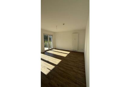 4 Zimmer-Wohnung mit Garten und Garage in Duisburg-Huckingen