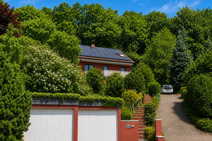 Provisionsfrei* 1-2-Familienhaus in Bestlage - 1.400 m² Grundstück mit weiterem Baurecht - Rödental