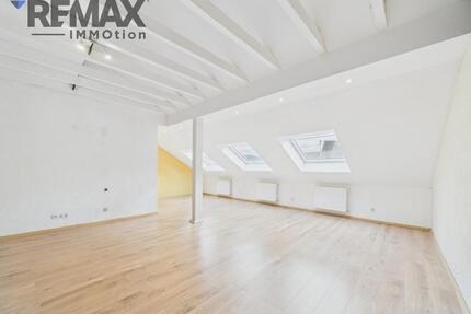 Schöne & helle Dachgeschosswohnung mit Einbauküche & Stellplatz - in ruhiger Lage von Ayl