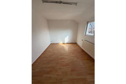 Wohnung Goslar Oker 3 Zimmer - 450,00&nbsp;EUR Kaltmiete, ca.&nbsp; 58,00&nbsp;m&sup2; in Goslar (PLZ: 38642) Jürgenohl