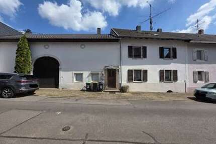 Haus zum Mieten in Wallerfangen 925,00 € 125 m²