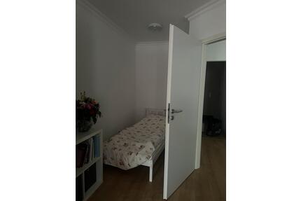 Eine Zimmer mieten - 500,00&nbsp;EUR Kaltmiete, ca.&nbsp; 84,00&nbsp;m&sup2; in Hannover (PLZ: 30449) Linden-Limmer