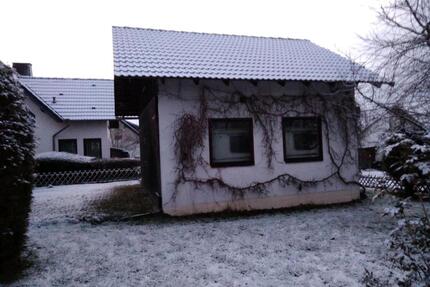 Einfamilienhaus mit Einliegerwohnung und Garage in Fritzlar OT