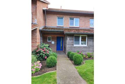 Charmantes Mittelreihenhaus in ruhiger Wohnlage & sonniger Dachterrasse - Albersdorf