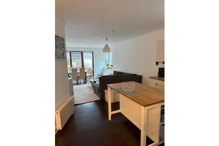 Helle 2,5 Zimmer-Wohnung mit Terrasse - Elmshorn