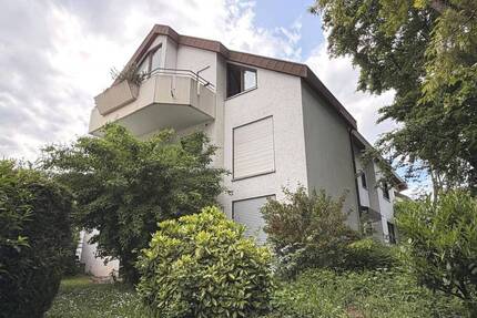Sofort freie, ruhige 2-Zimmer-Eigentumswohnung im DG mit Dachloggia und Tiefgaragenstellplatz! - Stuttgart Vaihingen