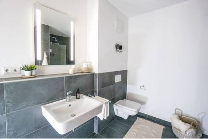 Leben mit Freiraum: 4-Zimmer-Neubau mit großzügigem Balkon - Komfort & Eleganz vereint! - Kümmersbruck