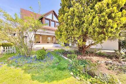Haus zum Kaufen in Cadolzburg 615.000,00 € 225 m²