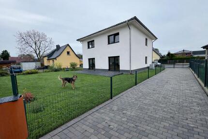 Schon zum Sommer im neuen Eigenheim! 170m2 Stadtvilla nahe Berlin - Panketal