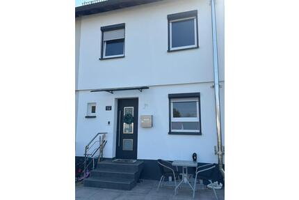 Modernisiertes Raumwunder in Esslingen - Einziehen und Wohlfühlen - Esslingen am Neckar Pliensauvorstadt