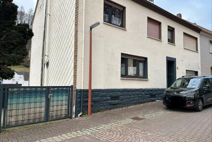 Haus zu Verkaufen - 250.000,00&nbsp;EUR Kaufpreis, ca.&nbsp; 180,00&nbsp;m&sup2; in Bechhofen (PLZ: 66894)