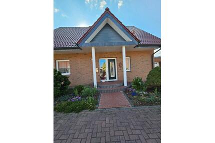 Top-gepflegtes Einfamilienhaus mit Sauna, Kachelofen & Terrasse - Ostercappeln