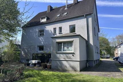 Solides Mehrfamilienhaus mit großem Grundstück im Grünzug von Gelsenkirchen-Buer