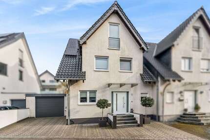 Haus zum Kaufen in Düsseldorf 749.000,00 € 191 m²