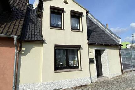 Gepflegtes Reihenendhaus - 120.000,00&nbsp;EUR Kaufpreis, ca.&nbsp; 110,00&nbsp;m&sup2;&nbsp;Wohnfl&auml;che in Bernburg (PLZ: 06406)