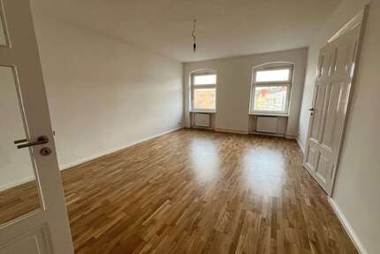 Wohnung zum Mieten in Berlin 1.896,29 € 102.78 m²