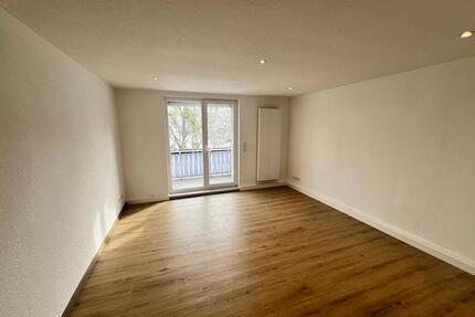 frisch sanierte sowie lichtdurchflutete Dreiraumwohnung mit Balkon...sehr ruhig gelegen - Wernigerode