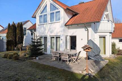 Familienparadies in Oberkirchberg! Gepflegtes Einfamilienhaus mit Doppelgarage.