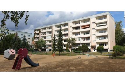 3-Raum-Wohnung mit Balkon! - 364,00&nbsp;EUR Kaltmiete, ca.&nbsp; 62,60&nbsp;m&sup2; in Neustrelitz (PLZ: 17235)