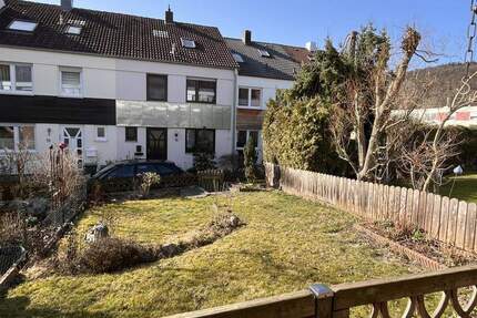 RESERVIERT ! Freies 5-Zi. RMH mit Garage, Garten und West-Terrasse in Donaustauf