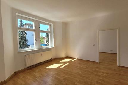 Anfragestopp! Schöne 2-Raumwohnung in Gotha Ost mit PKW-Stellplatz und Garten