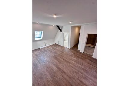 Charmante DG Wohnung | Erstbezug nach Sanierung! - Zerbst (Anhalt)