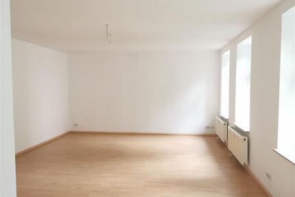 Großzügige 3-Zimmer mit Einbauküche, Laminat, Wanne und Balkon!! - Chemnitz Hilbersdorf