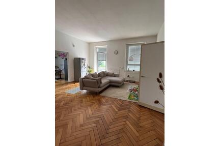 Großzügige 2,5-Zimmerwohnung mit EBK und Balkon - Würzburg Steinbachtal